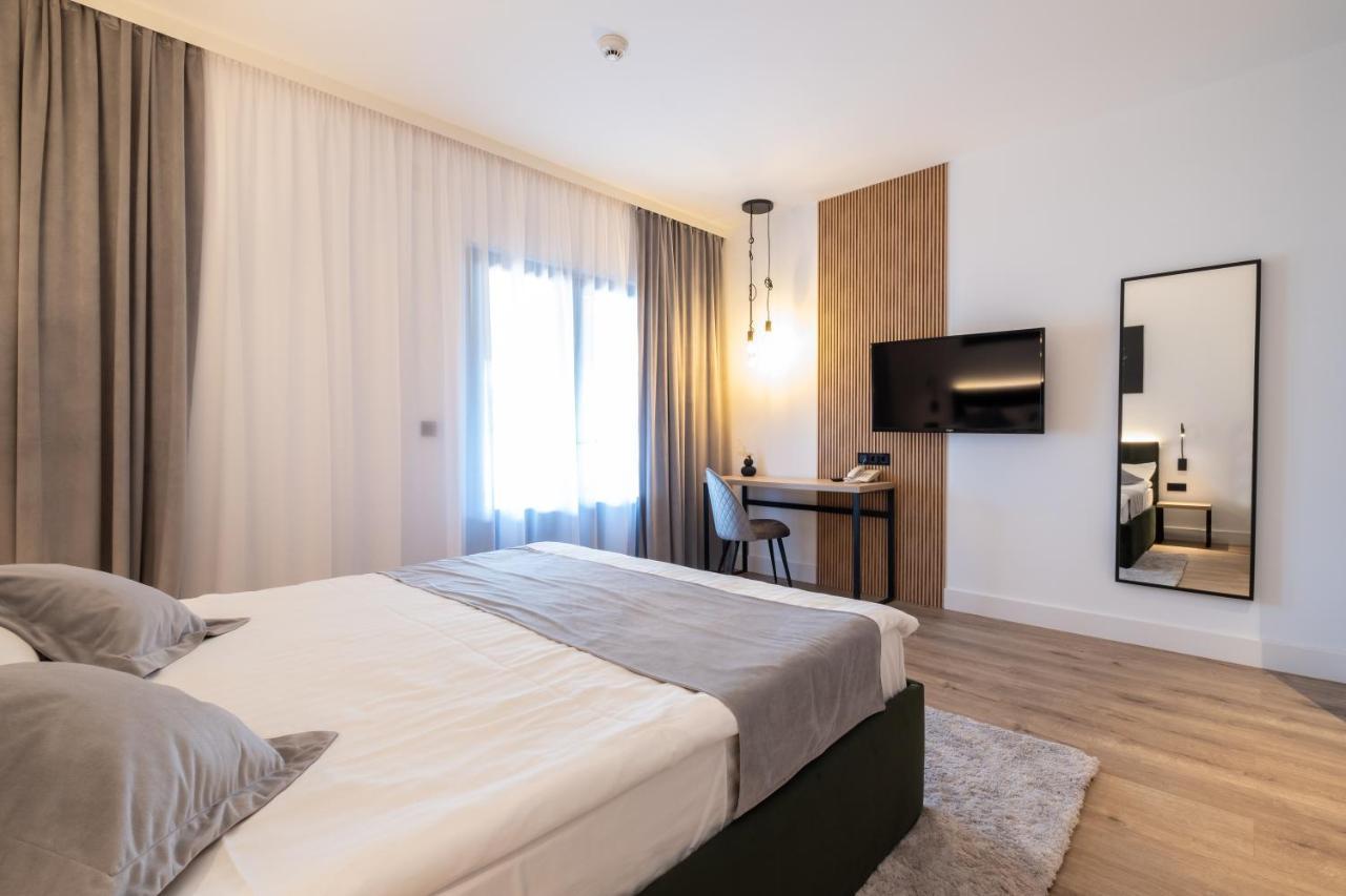 Pensiunea Casa Georgia Comanesti  Екстер'єр фото