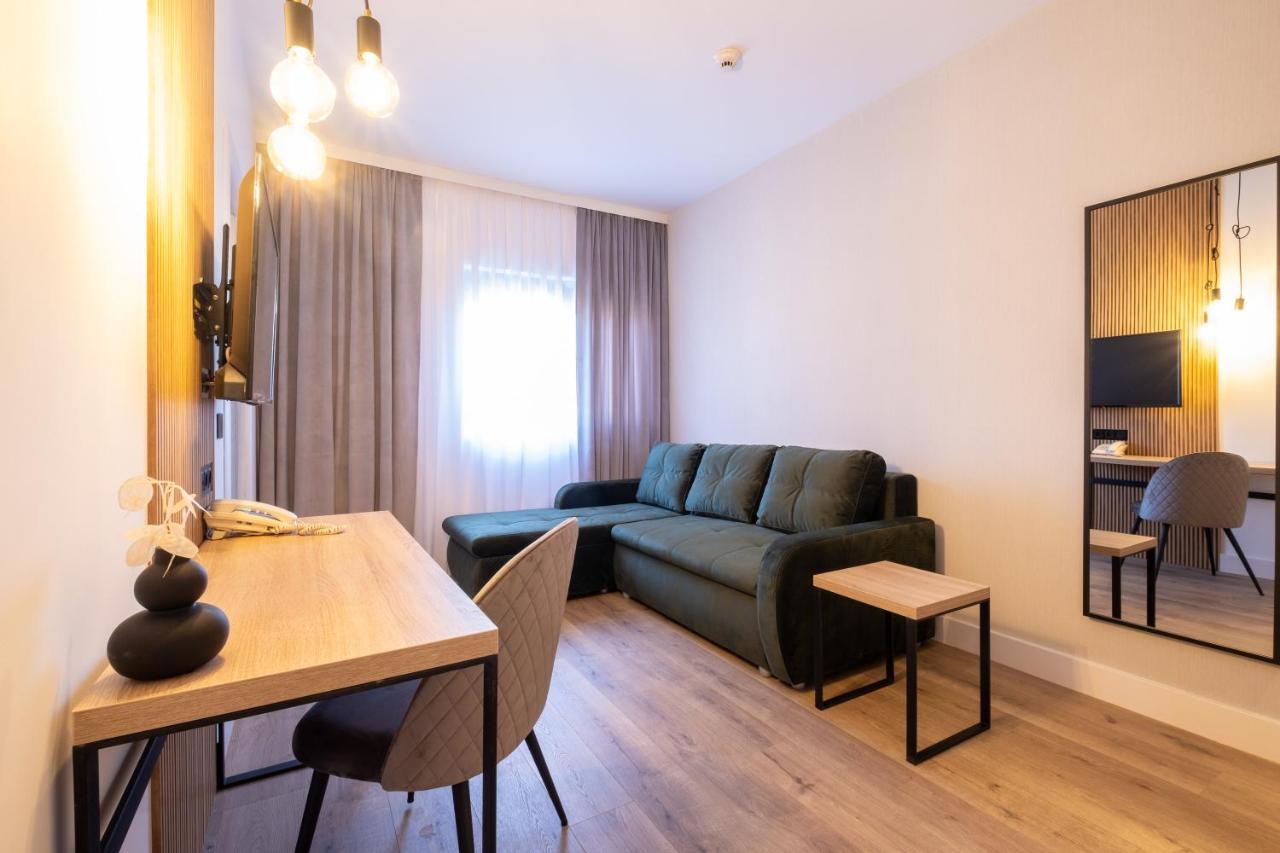 Pensiunea Casa Georgia Comanesti  Екстер'єр фото