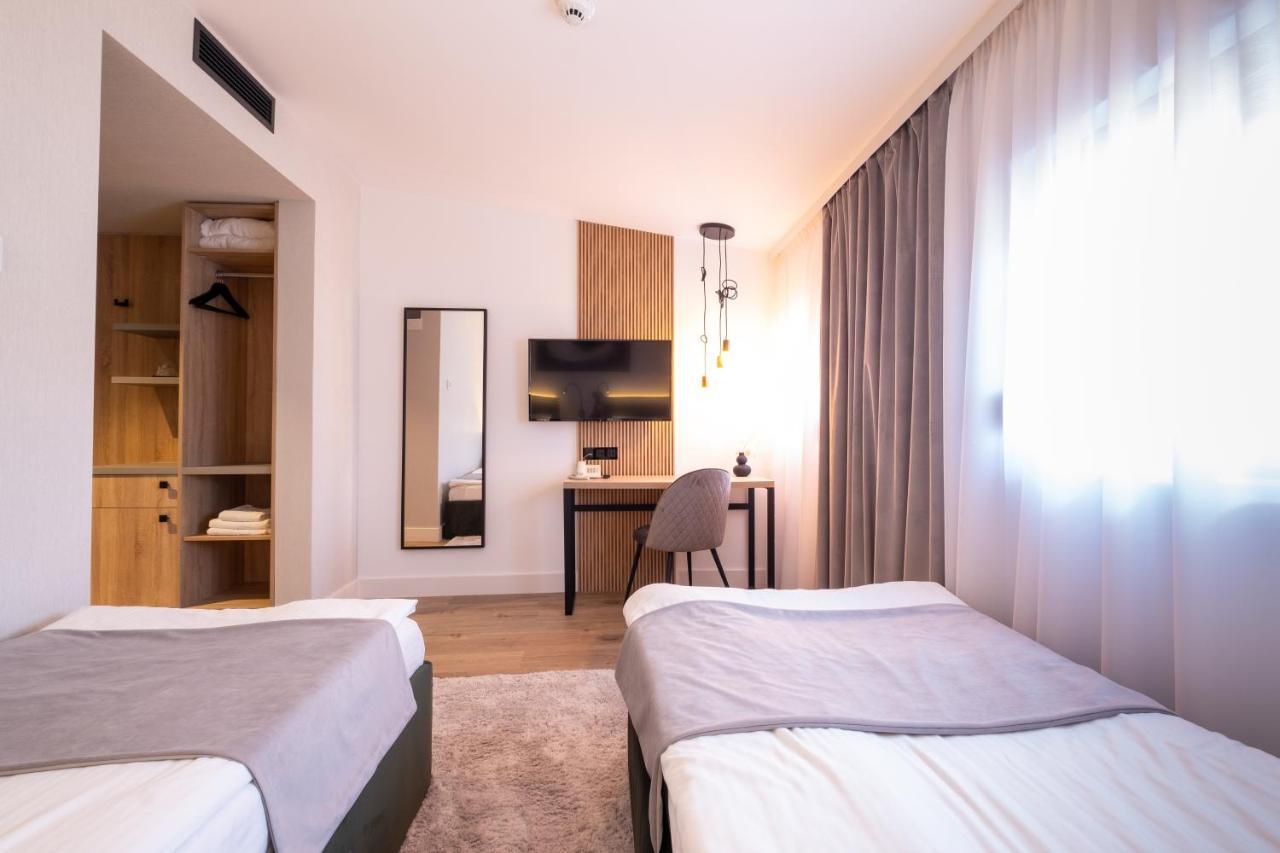 Pensiunea Casa Georgia Comanesti  Екстер'єр фото